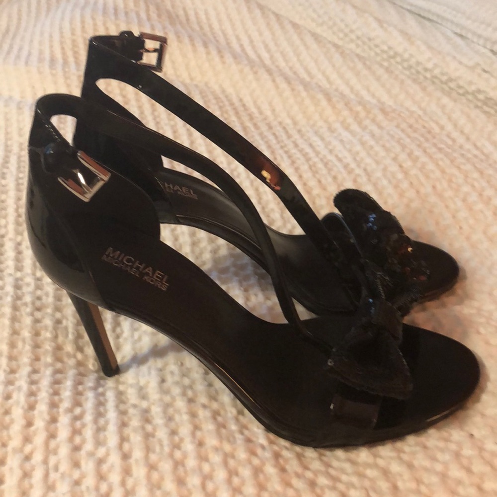 MK MINNIE MOUSE HEELS